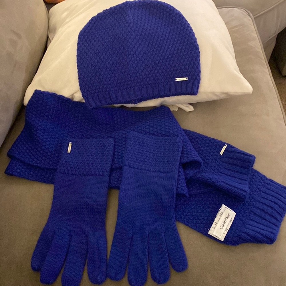 Calvin Klein women’s cobalt blue scarf, hat, gloves